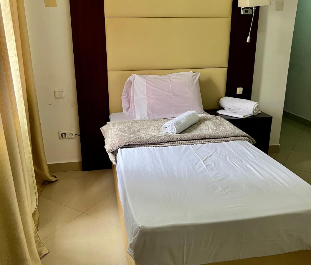 Guest House La Plaza لواندا المظهر الخارجي الصورة